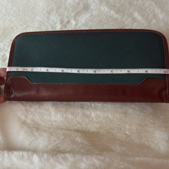 Travel Documents Organized - Picture 6 of 7